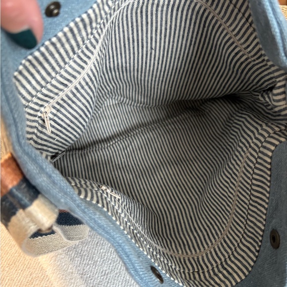 NEW!! Sarah Baeumler Denim-Look Crossbody from the Quinn Collection - 100% Linen - Picture 3 of 12